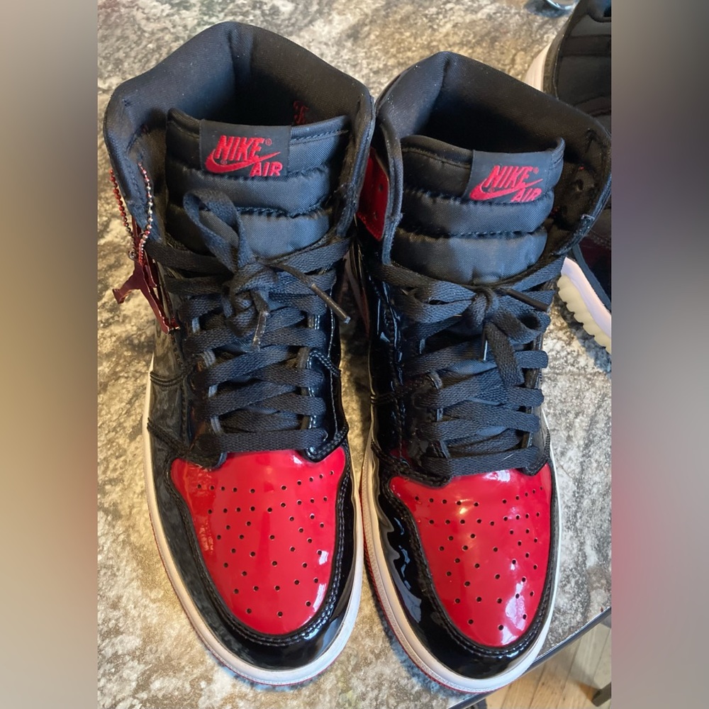Air Jordan 1 Patent Bred